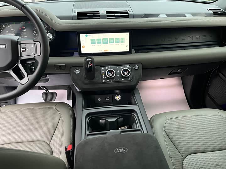 Фото 17 - Land Rover Defender