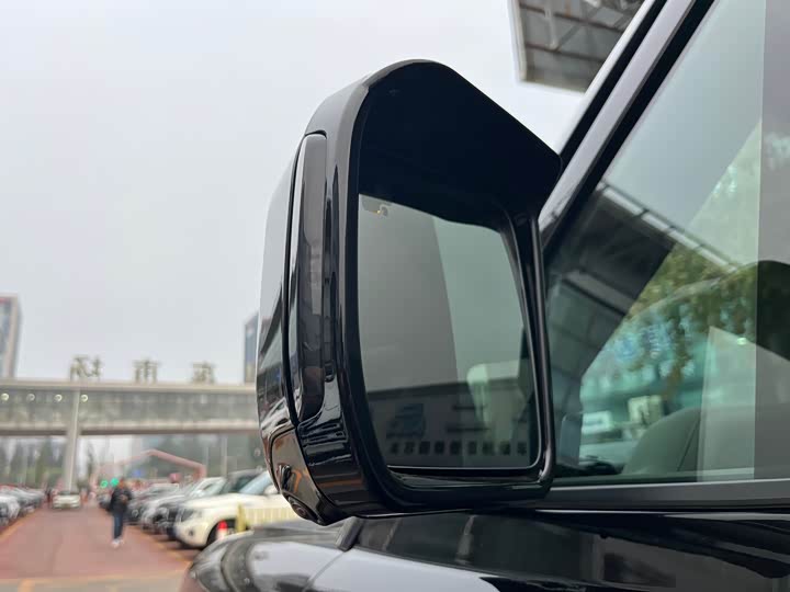 Фото 21 - Land Rover Defender