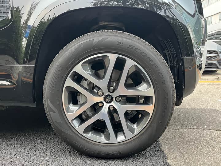 Фото 24 - Land Rover Defender