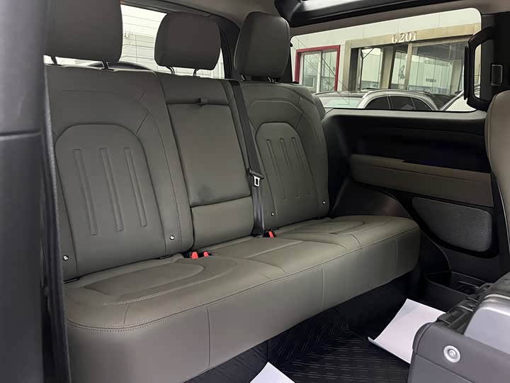 Фото 29 - Land Rover Defender