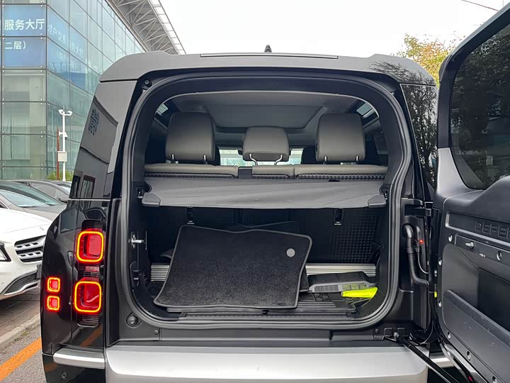 Фото 30 - Land Rover Defender