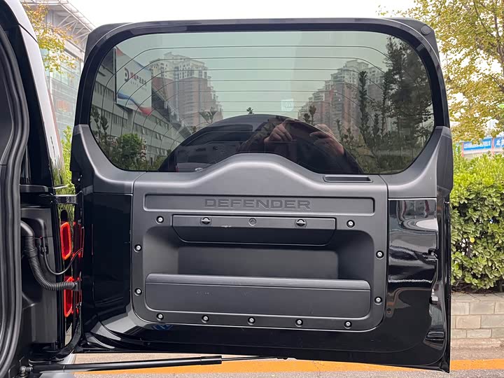 Фото 31 - Land Rover Defender