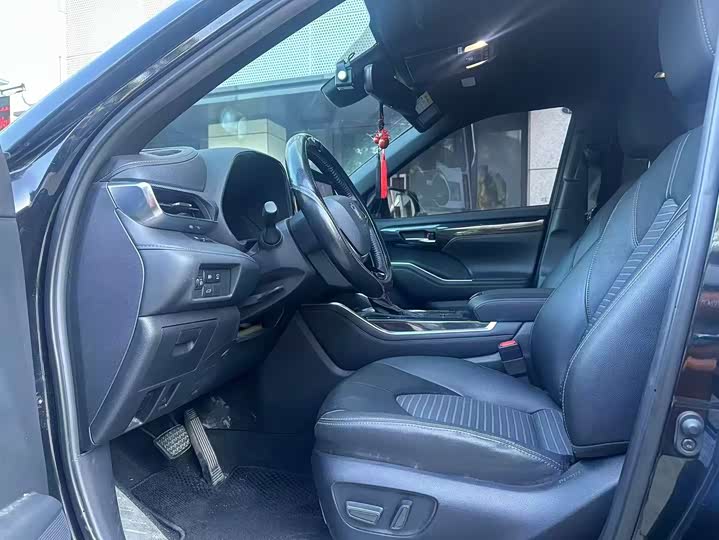 Фото 5 - Toyota Crown Kluger