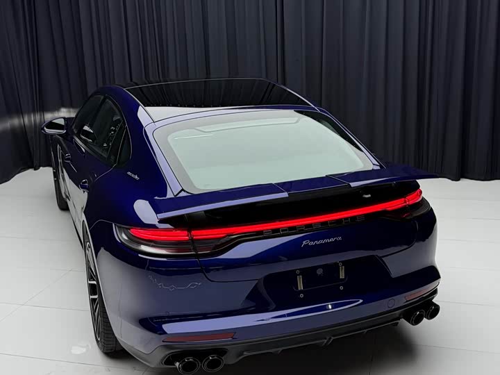 Фото 10 - Porsche Panamera