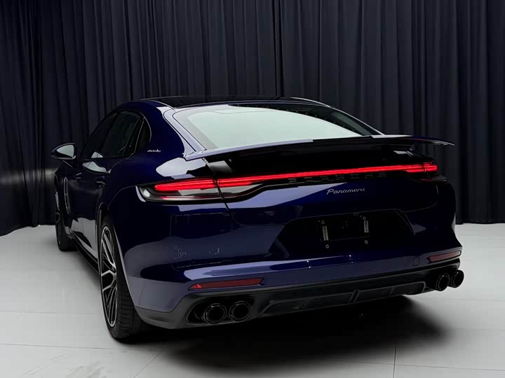 Фото 12 - Porsche Panamera