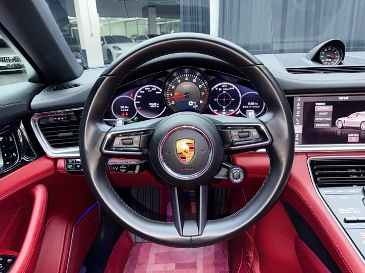 Фото 18 - Porsche Panamera