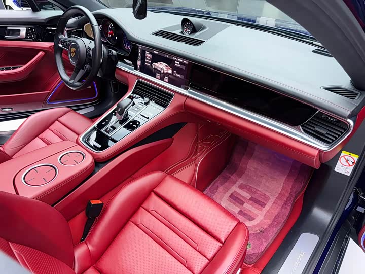 Фото 20 - Porsche Panamera