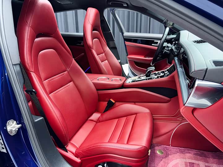 Фото 21 - Porsche Panamera