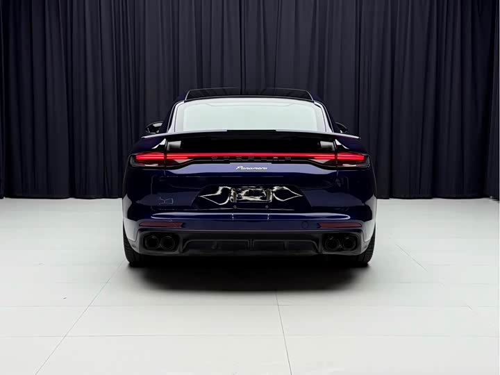 Фото 5 - Porsche Panamera