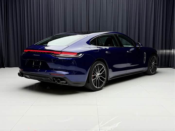 Фото 6 - Porsche Panamera