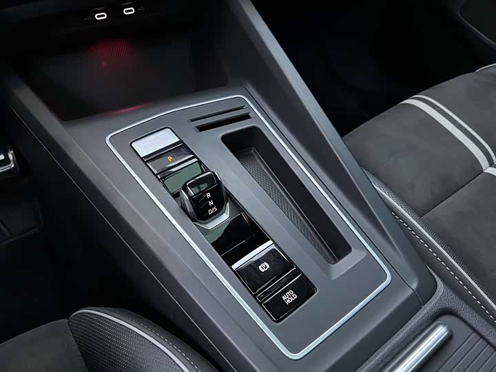 Фото 12 - Volkswagen Golf