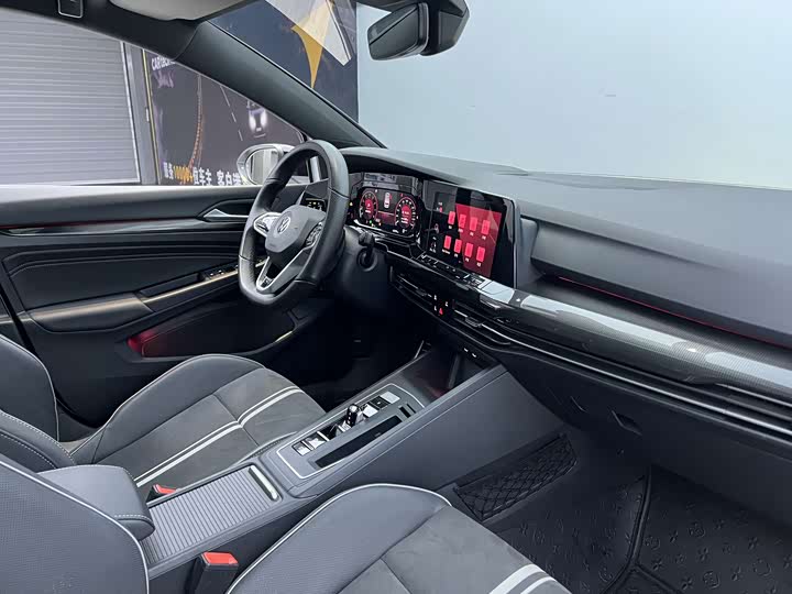 Фото 21 - Volkswagen Golf