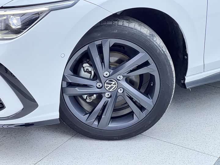 Фото 7 - Volkswagen Golf