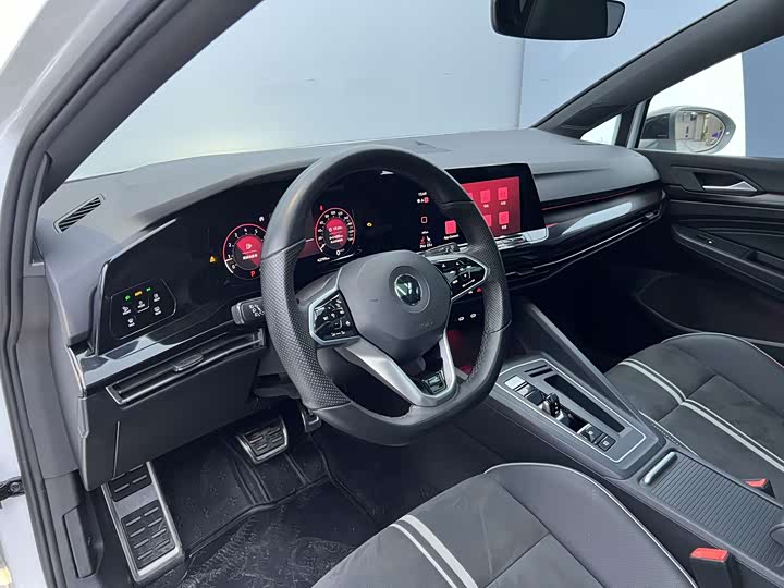 Фото 9 - Volkswagen Golf