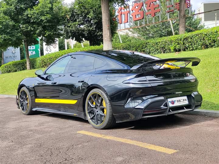 Фото 4 - Xiaomi SU7 Ultra