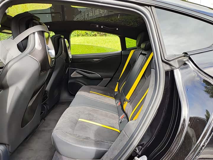 Фото 8 - Xiaomi SU7 Ultra