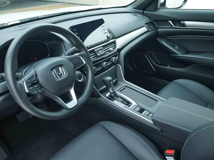 Фото 10 - Honda Inspire