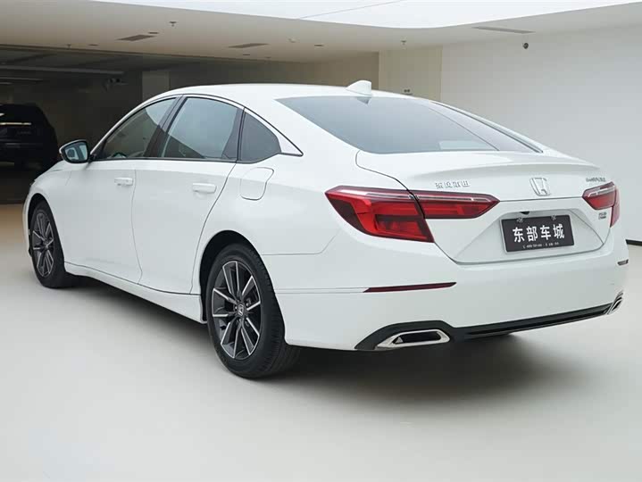 Фото 5 - Honda Inspire