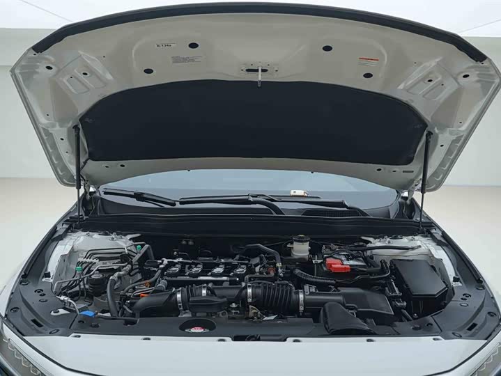 Фото 7 - Honda Inspire