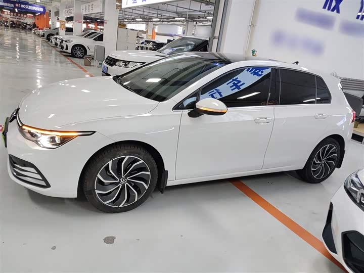 Фото 5 - Volkswagen Golf