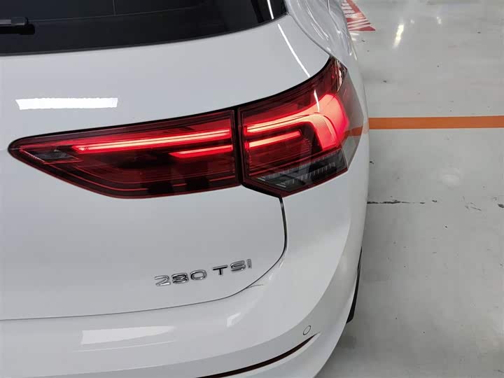 Фото 8 - Volkswagen Golf