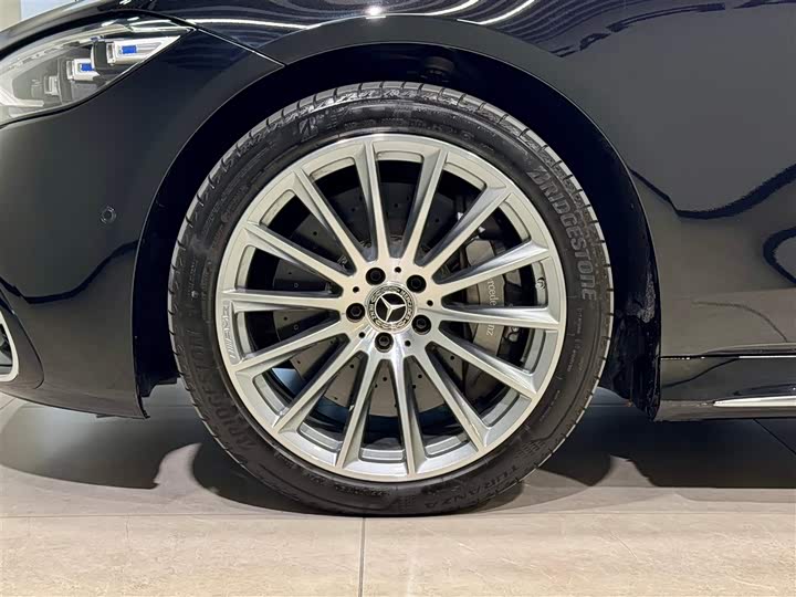 Фото 10 - Mercedes-Benz S-Class