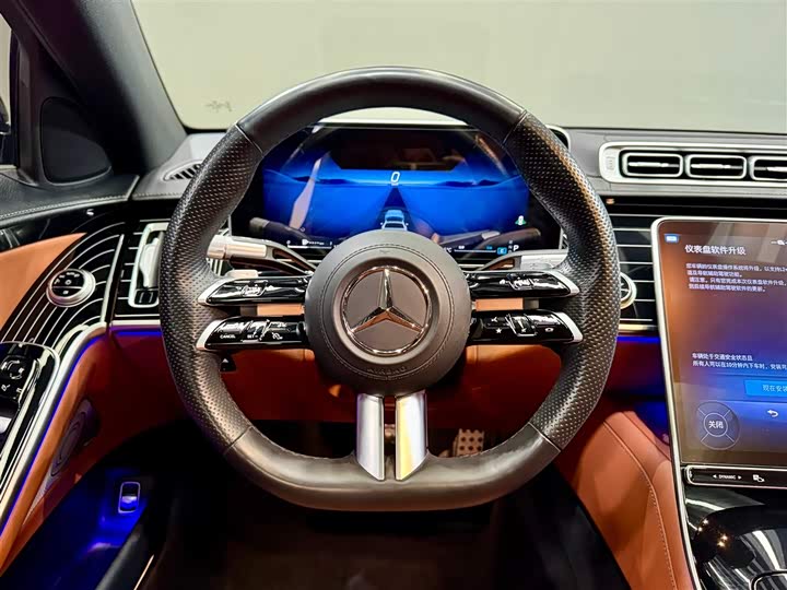 Фото 17 - Mercedes-Benz S-Class