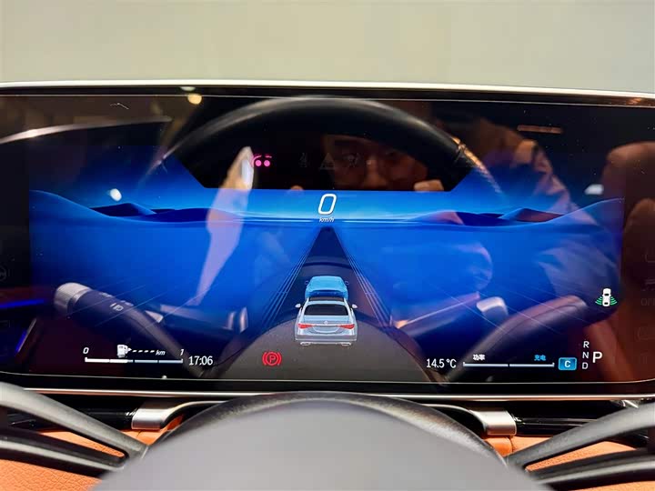 Фото 18 - Mercedes-Benz S-Class