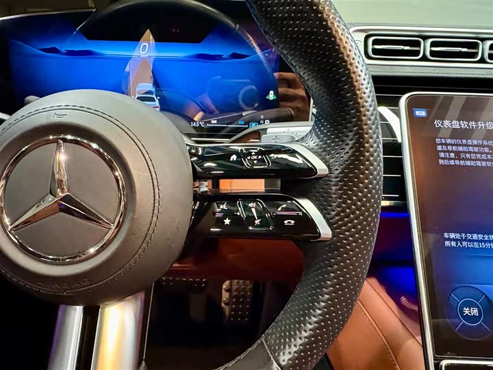 Фото 20 - Mercedes-Benz S-Class