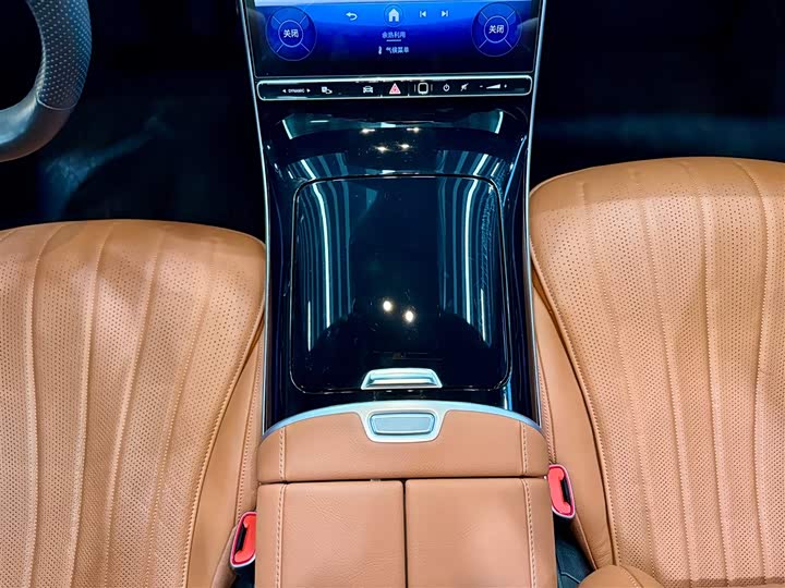 Фото 22 - Mercedes-Benz S-Class