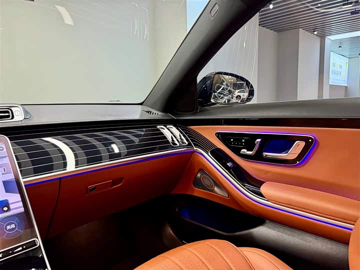 Фото 23 - Mercedes-Benz S-Class