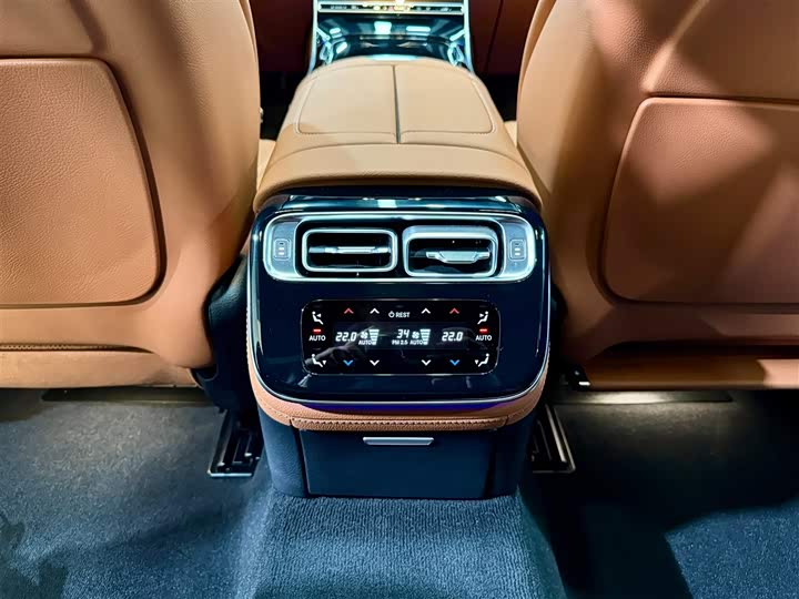 Фото 26 - Mercedes-Benz S-Class