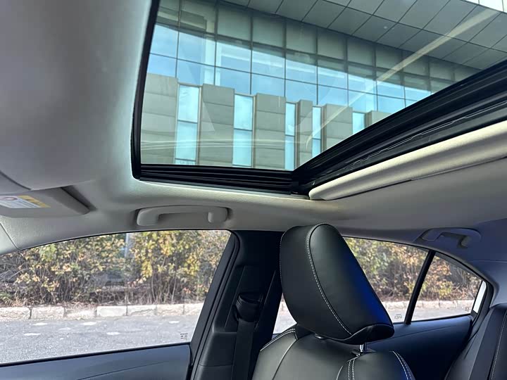 Фото 14 - Toyota Corolla