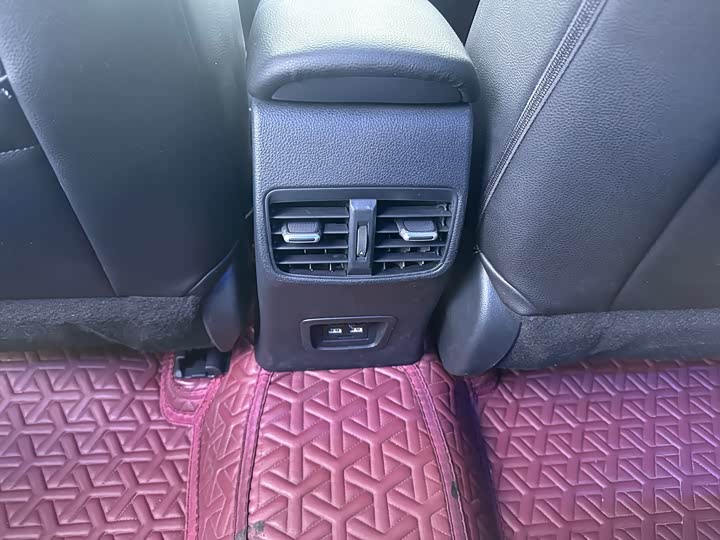 Фото 16 - Toyota Corolla