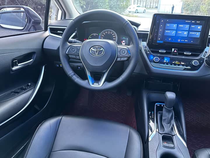 Фото 17 - Toyota Corolla