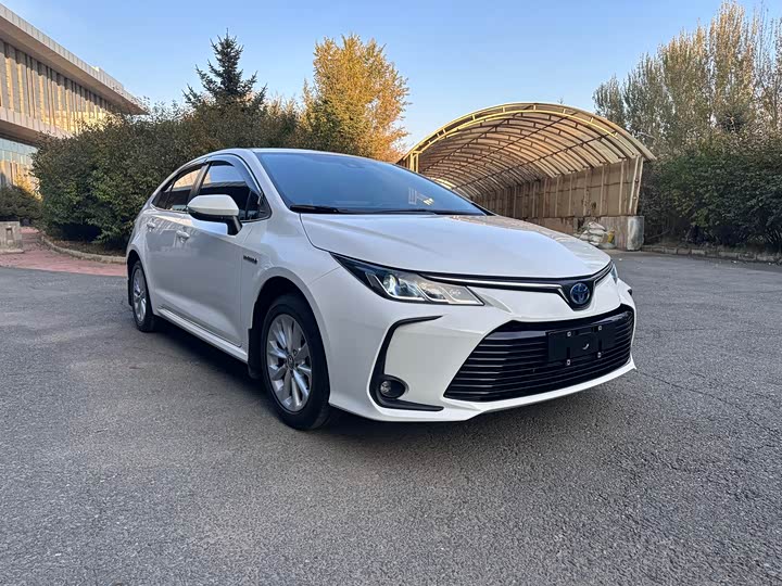 Фото 3 - Toyota Corolla