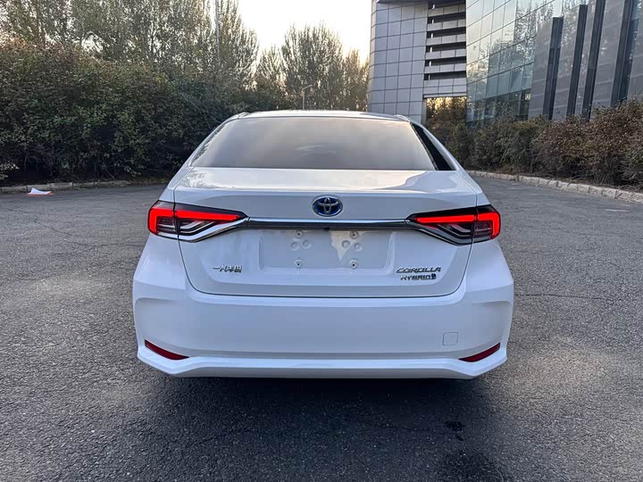 Фото 5 - Toyota Corolla