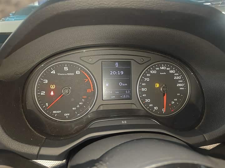 Фото 12 - Audi Q2L