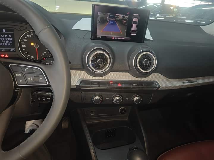 Фото 13 - Audi Q2L