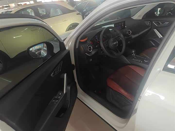 Фото 16 - Audi Q2L