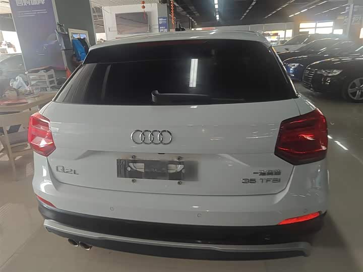 Фото 6 - Audi Q2L