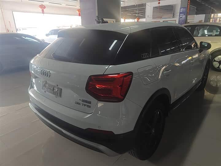 Фото 7 - Audi Q2L