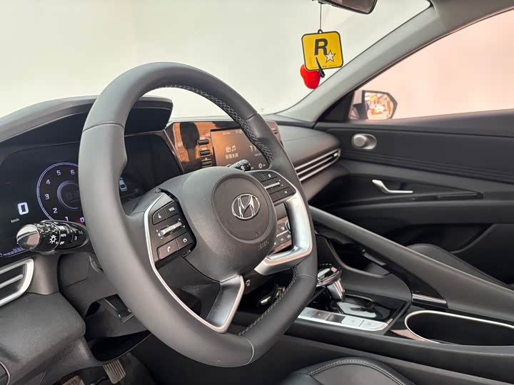 Фото 14 - Hyundai Elantra N line