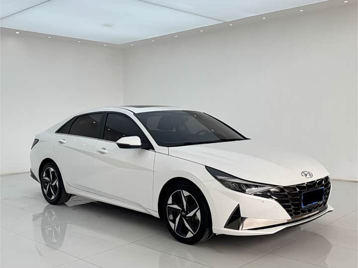 Фото 3 - Hyundai Elantra N line