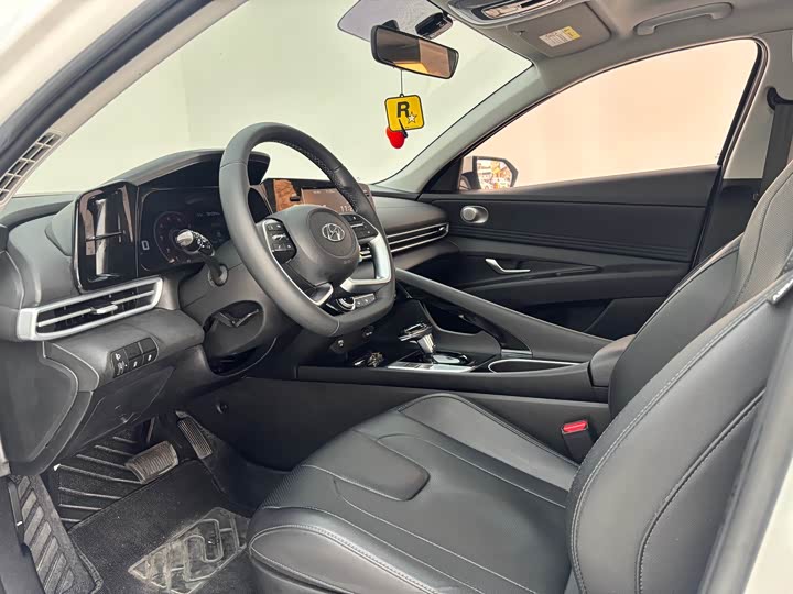 Фото 5 - Hyundai Elantra N line