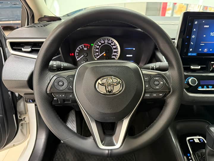 Фото 11 - Toyota Corolla