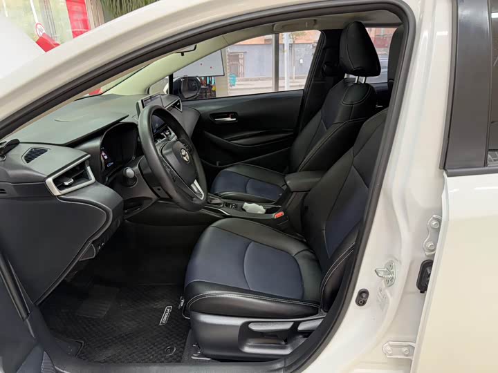 Фото 16 - Toyota Corolla