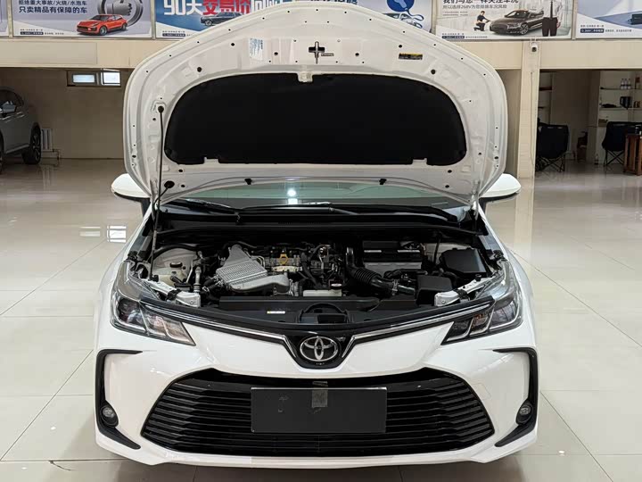 Фото 7 - Toyota Corolla