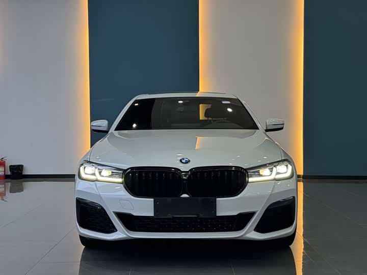 Фото 2 - BMW 5 Series