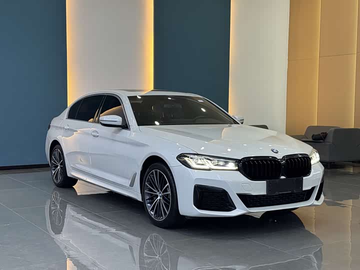 Фото 3 - BMW 5 Series